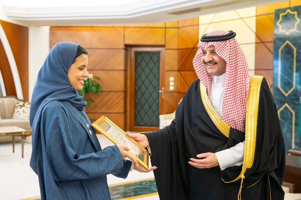 Head of Board of Trustees and students visit HRH, Governor of Eastern Province